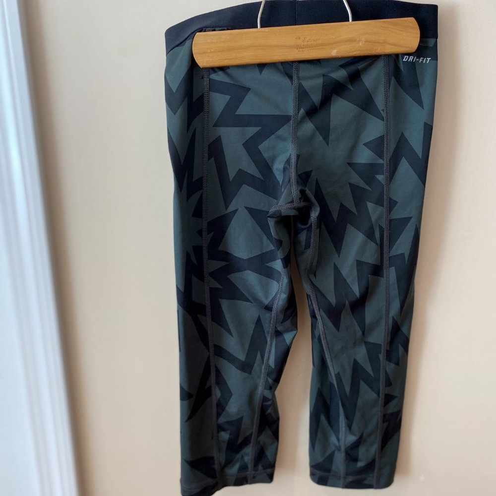 Nike Dry-Fit Cropped Leggings